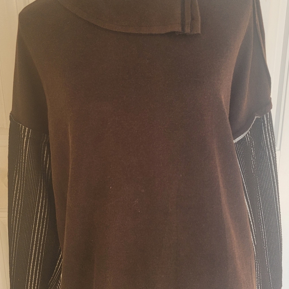 POL Knit Top w/Button Neckline & Wide Sleeves, EUC, S, Brown/Black Contrast🤎🖤